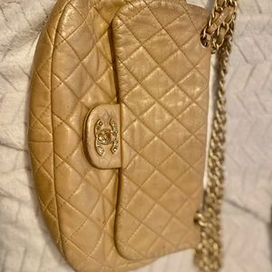 Chanel Quilted Gold Leather Gem Handbag✨